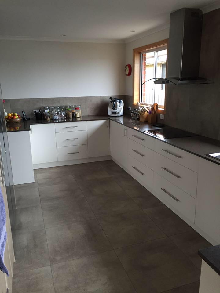 Kitchen installation. Prime Kitchens and Joinery Tasmania